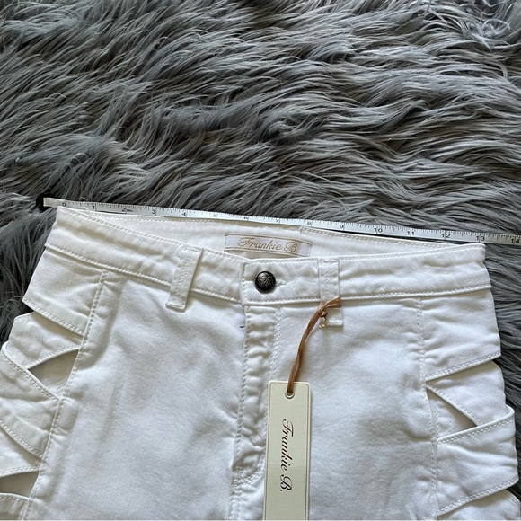 FRANKIE B. lita hi rise cut out short - Picture 5 of 6
